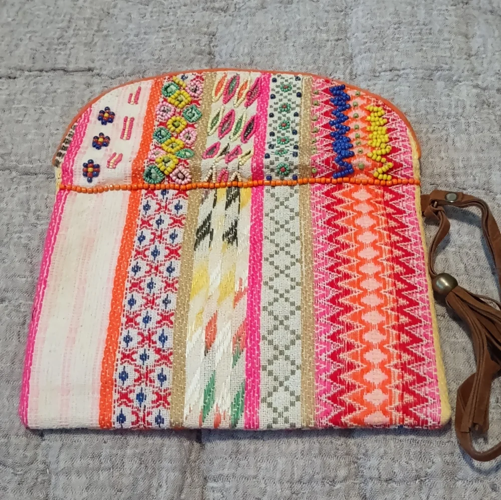 NWT Grace & Lace Red and Pink Geometric Wristlet